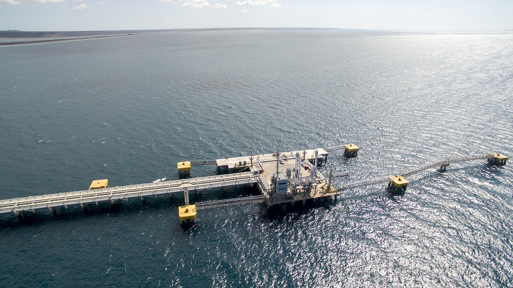 Ecuador in LNG import move