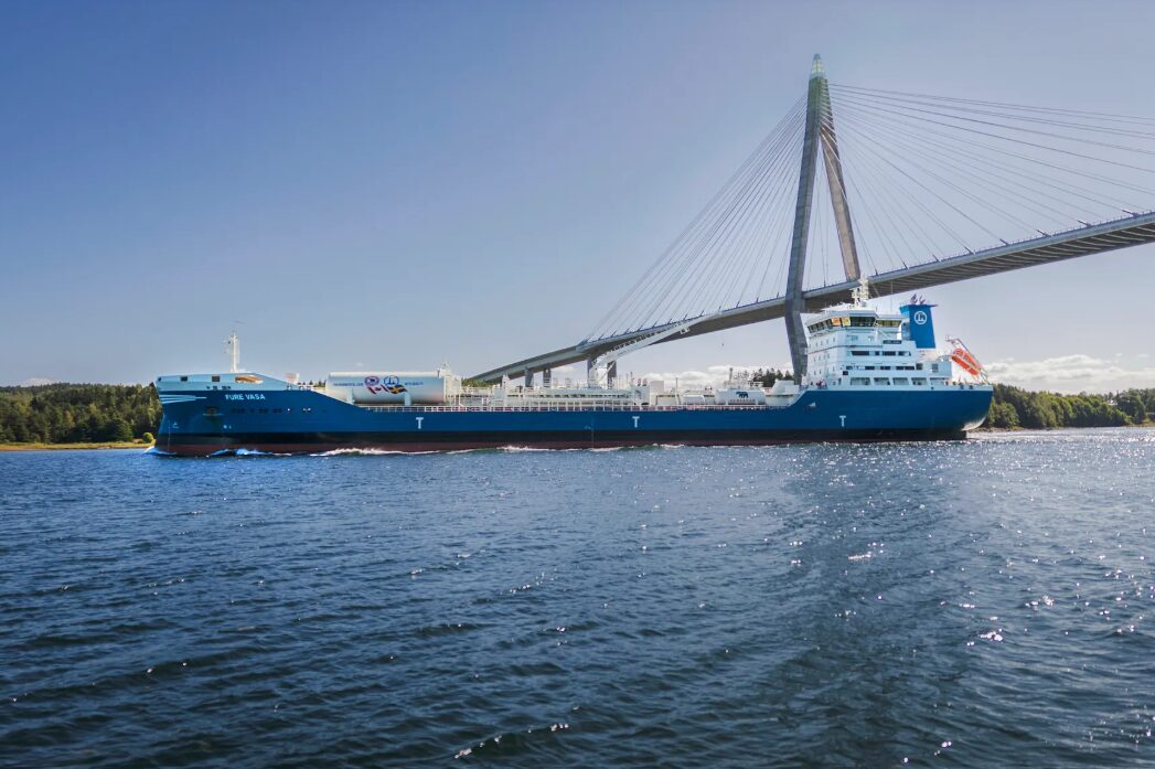 Furetank, partners order more LNG-powered vessels in China