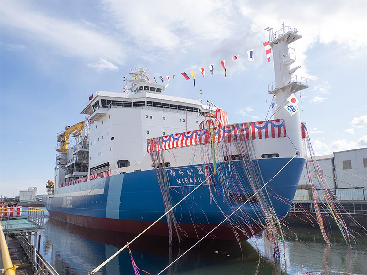 MOL to operate Japan's LNG-powered Arctic research vessel