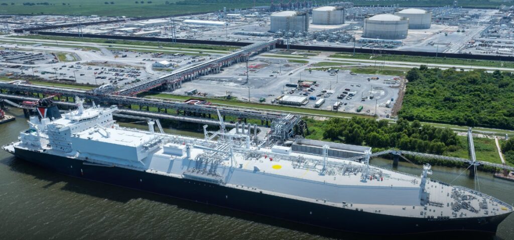 US LNG exports drop to 33 shipments