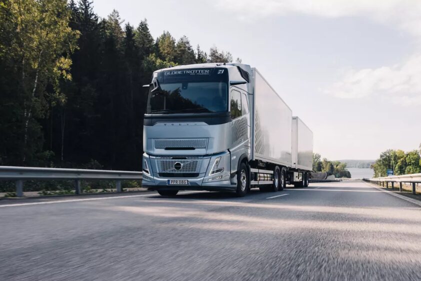 Volvo receives record order for LNG-powered trucks