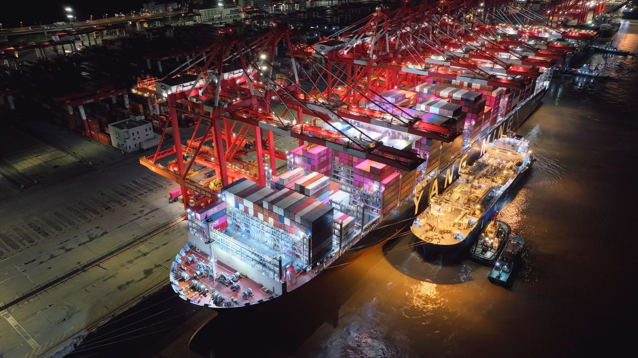 Yang Ming, Hanwha Ocean ink deal for LNG-powered containerships