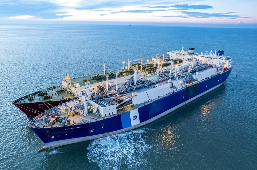 Summit’s Bangladesh FSRU in 300th STS LNG op