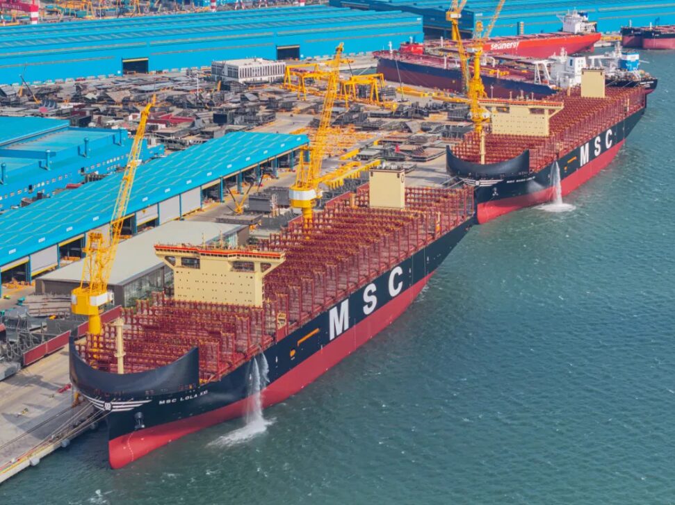 China's Hengli wins orders for 52 LNG-powered container vessels