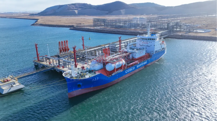 Cosco Shipping to order LNG-powered ethylene carrier